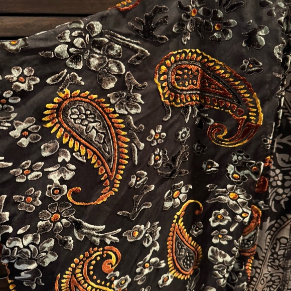 Umgee Velvet Burnout Kimono - Picture 4 of 5